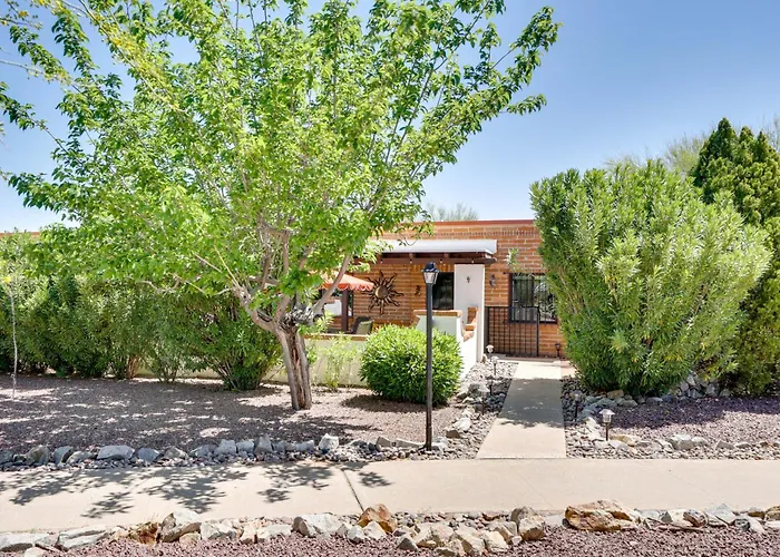 Villa Valley Vacation W/ Community Pools! *
