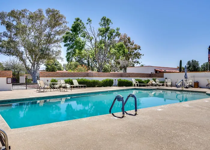 Valley Vacation W/ Community Pools! * Green Valley